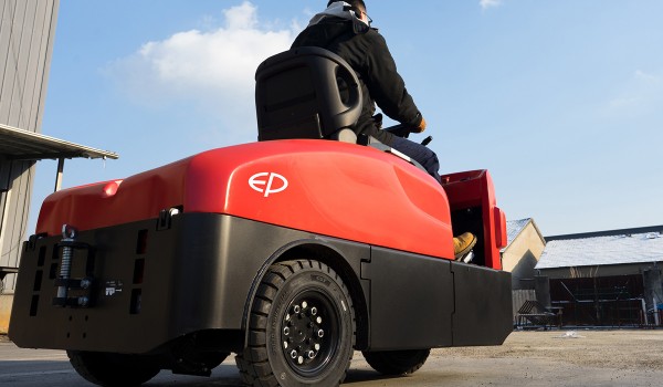 Electric tow tractor REGO EP QDD30TS/60TS-C - 3 - 6t.