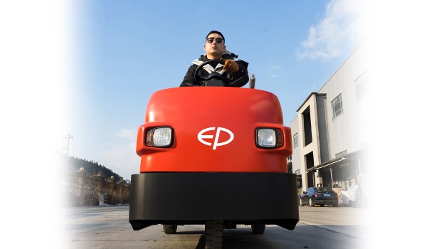 Electric tow tractor REGO EP QDD30TS/60TS-C - 3 - 6t.