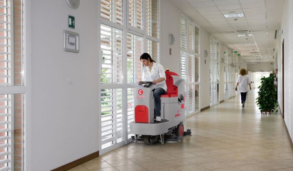 Μηχάνημα πλύσης δαπέδου REGO Comac Innova