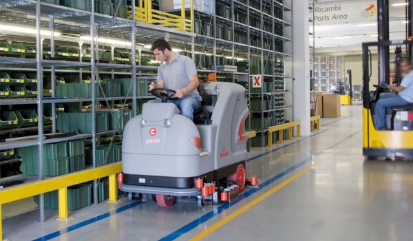Scrubbing machine REGO Comac Ultra